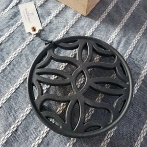 Hearth and hand- trivet